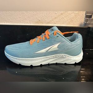 Altra light blue W Rivera